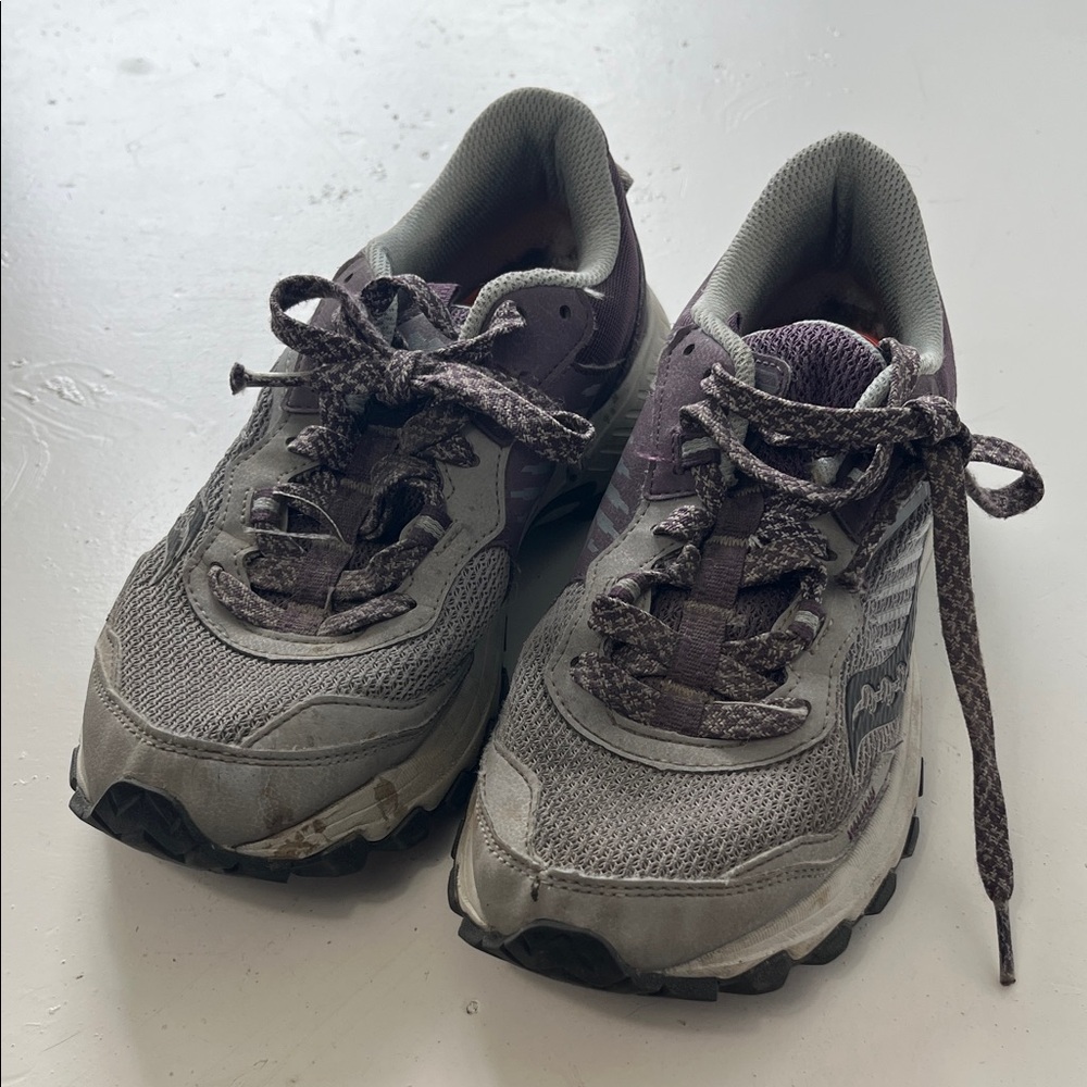 Saucony Sz 6.5 Purple Grey Athletic Tie Up Outdoor Hiking Shoes